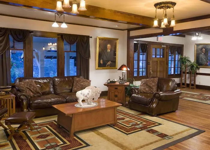 State Game Lodge